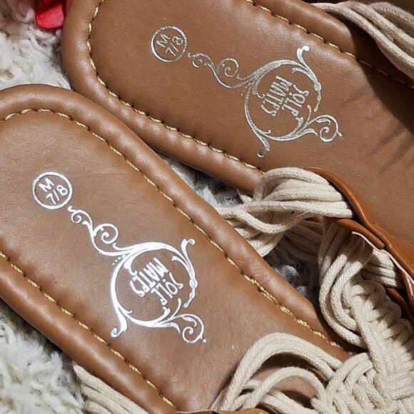 Sole Mates Brand, Flat Shoes Sandals Thongs. Tan Off-White Macramé. Size M 7/8 - Picture 8 of 12